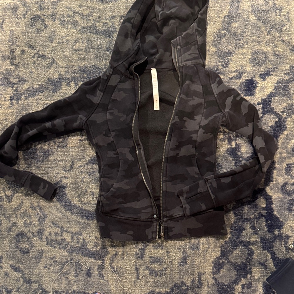 Women's Camouflage Zip-Up Hoodie